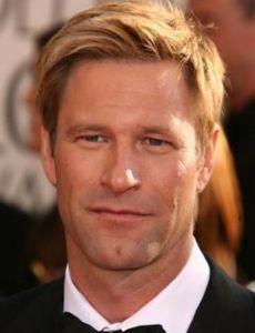 Aaron Eckhart amante de Ashley Wick