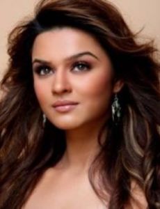 Aashka Goradia novia de Rohit Bakshi