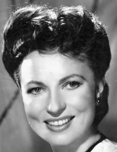 Agnes Moorehead novia de Rosalind Russell