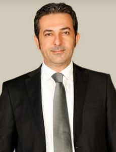 Akif Beki esposo de Zara