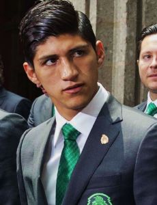 Alan Pulido novio de Lluvia Carrillo