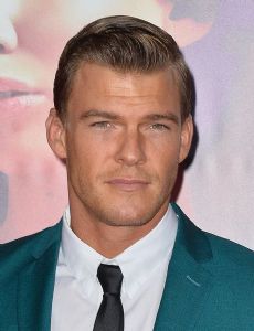 Alan Ritchson esposo de Catherine Ritchson