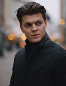 Alex Høgh Andersen amante de Katheryn Winnick