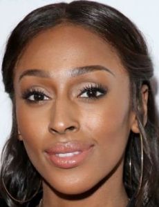 Alexandra Burke novia de Jermain Defoe