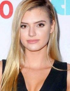 Alissa Violet novia de Ricky Banks