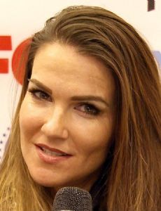 Amy Dumas novia de Adam Copeland