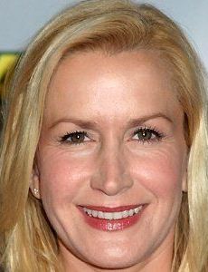 Angela Kinsey esposa de Joshua Snyder