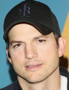 Ashton Kutcher esposo de Demi Moore