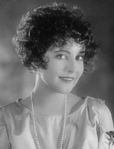 Betty Bronson novia de Douglas Fairbanks Jr.