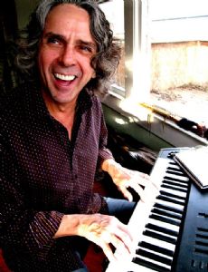 Bobby Whitlock novio de Paula Boyd