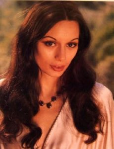 Bonnie Holiday novia de Annette Haven