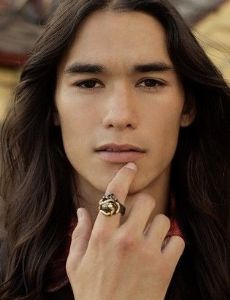 Booboo Stewart novio de Samantha Boscarino