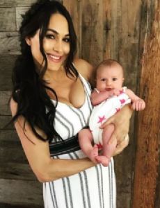 Brie Bella novia de Richie Kotzen