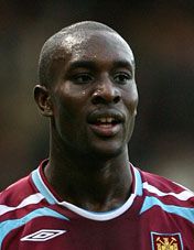 Carlton Cole novio de Cassie Sumner