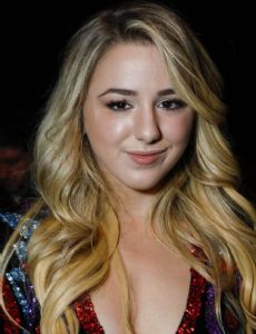 Chloe Lukasiak novia de Ricky Garcia