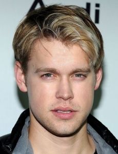 Chord Overstreet amante de Lily Collins