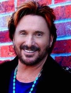 Chuck Negron esposo de Julia Negron