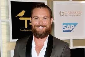 Clayne Crawford