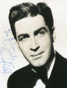 Dermot Walsh esposo de Hazel Court