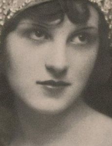 Dorothy Knapp novia de Earl Carroll