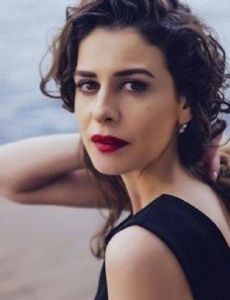 Ebru Özkan novia de Nejat Isler