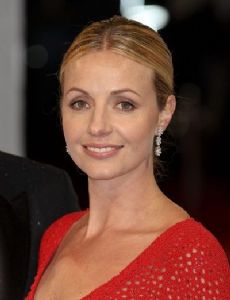 Elize du Toit esposa de Rafe Spall