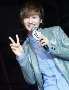 Eunhyuk novio de IU (singer)