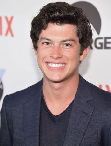 Graham Phillips novio de Cat Valentine