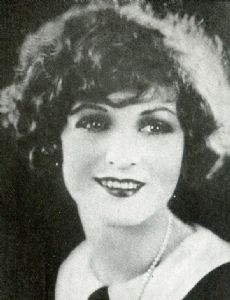 Helen Lynch esposa de Carroll Nye