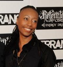 Helen Simmons esposa de Phil Collen