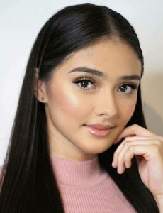 Janelle Lewis novia de Kiko Estrada