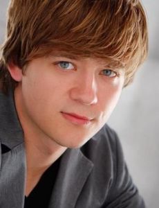 Jason Earles