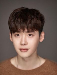 Lee Jong-Suk novio de Ji-eun Lee