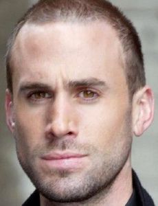 Joseph Fiennes novio de Josie D'Arby