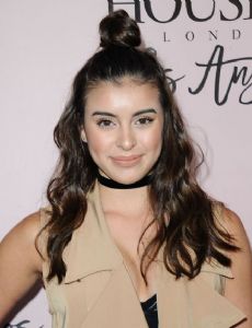 Kalani Hilliker novia de Brandon Chang (Dancer)