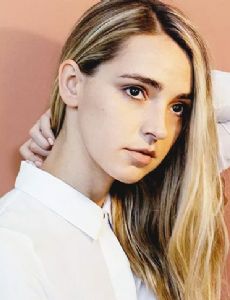 Katelyn Tarver esposa de David Blaise