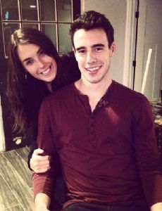 Kayla Macaskill novia de Reilly Smith