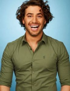 Kem Cetinay novio de Amber Davies