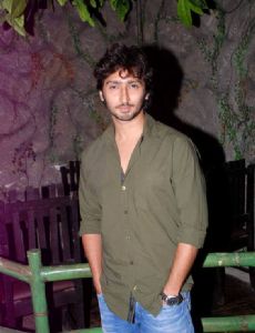 Kunal Karan Kapoor amante de Sriti Jha