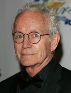 Lance Henriksen