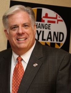 Larry Hogan esposo de Yumi Hogan