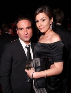 Laura F. novia de Johnny Galecki