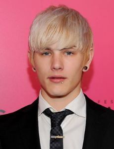 Luke Worrall novio de Kelly Osbourne