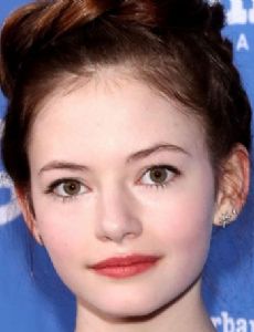 Mackenzie Foy amante de Calam Lynch