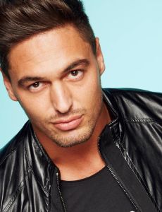 Mario Falcone amante de Amy Broadbent