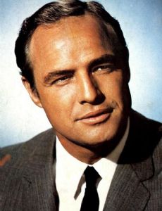 Marlon Brando amante de France Nuyen