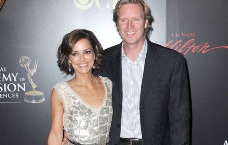 Michael 'mike' Benson esposo de Rebecca Budig