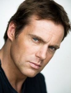 Michael Shanks novio de Vaitiare Hirshon