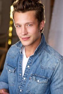 Nick Roux novio de Mariah Buzolin