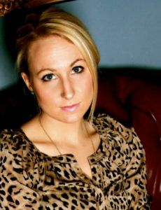 Nikki Glaser novia de Pete Lee